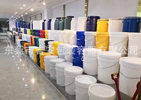 国产嫩逼吉安容器一楼涂料桶、机油桶展区